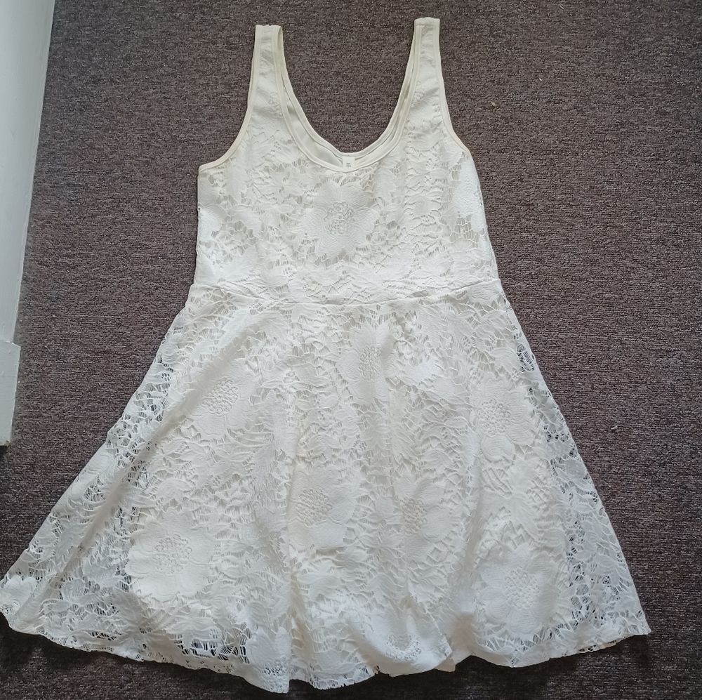 white lace dress